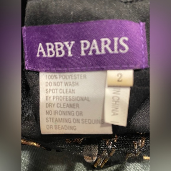 Black and gold 2 piece prom dress. Size 0! - Picture 8 of 8